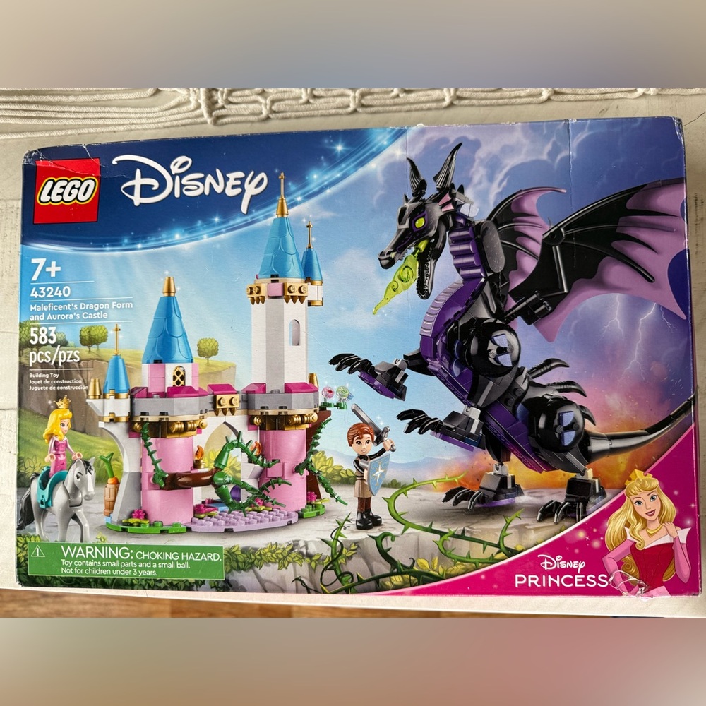 LEGO Disney Princess Enchanted Castle Set with Dragon. age 7+ NEW (583 pieces)